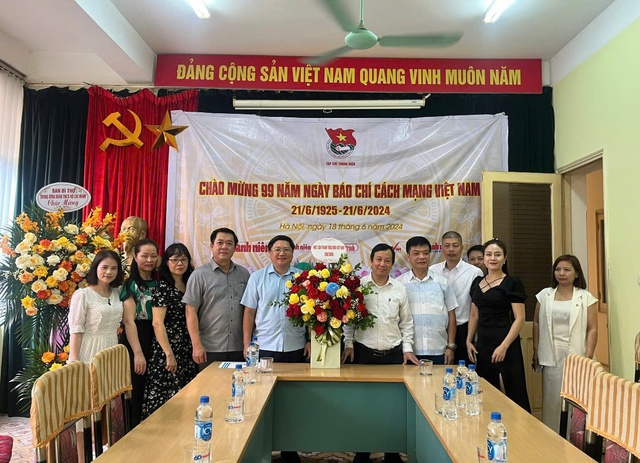 Chào năm mới 2026: Tạp chí Thanh niên cùng tuổi trẻ Việt Nam tự hào, vững tin theo Đảng
- Ảnh 5. Chào năm mới 2026: Tạp chí Thanh niên cùng tuổi trẻ Việt Nam tự hào, vững tin theo Đảng
- Ảnh 5.