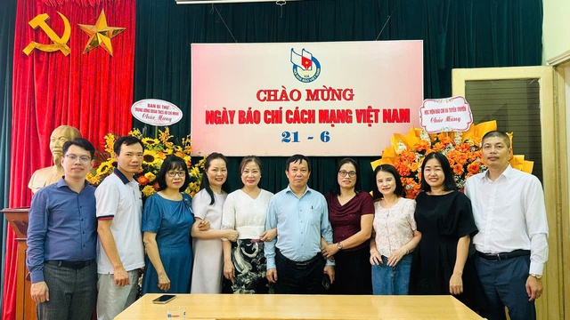 Chào năm mới 2026: Tạp chí Thanh niên cùng tuổi trẻ Việt Nam tự hào, vững tin theo Đảng
- Ảnh 6. Chào năm mới 2026: Tạp chí Thanh niên cùng tuổi trẻ Việt Nam tự hào, vững tin theo Đảng
- Ảnh 6.