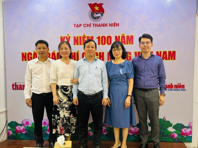 Chào năm mới 2026: Tạp chí Thanh niên cùng tuổi trẻ Việt Nam tự hào, vững tin theo Đảng
- Ảnh 8. Chào năm mới 2026: Tạp chí Thanh niên cùng tuổi trẻ Việt Nam tự hào, vững tin theo Đảng
- Ảnh 8.