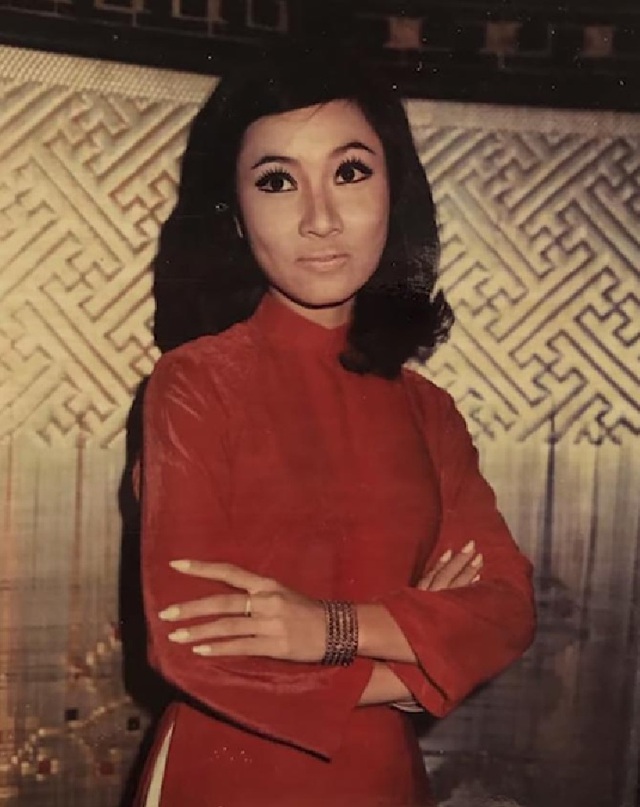 Nam nghệ sĩ l&agrave; &ocirc;ng chủ ở Mỹ: "Đeo chỉ v&agrave;ng tr&ecirc;n tay, ra tiệm g&otilde; cốp cốp l&ecirc;n b&agrave;n, sướng lắm"- Ảnh 1.