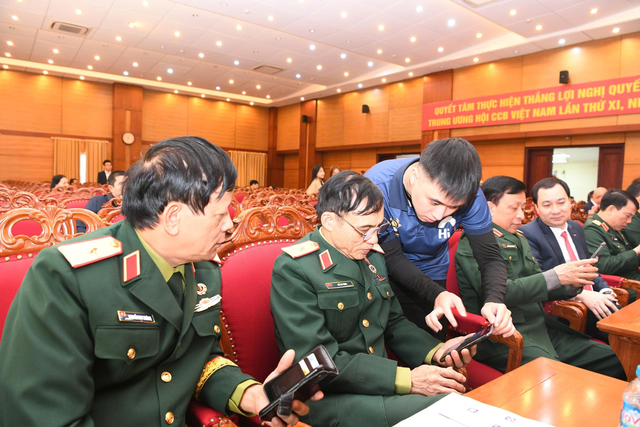 B&aacute;o Cựu chiến binh Việt Nam k&yacute; kết hợp t&aacute;c truyền th&ocirc;ng, ph&aacute;t động chiến dịch "Tải ứng dụng Hi1 - Trao gạo nghĩa t&igrave;nh"- Ảnh 6.