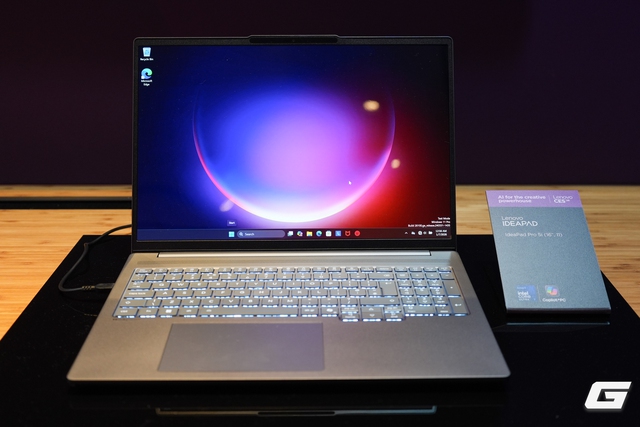 Fan bóng đá chú ý: Lenovo bắt tay cùng FIFA, đem loạt laptop phiên bản đặc biệt "World Cup 26 Edition" tới CES 2026- Ảnh 2. Fan bóng đá chú ý: Lenovo bắt tay cùng FIFA, đem loạt laptop phiên bản đặc biệt "World Cup 26 Edition" tới CES 2026- Ảnh 2.