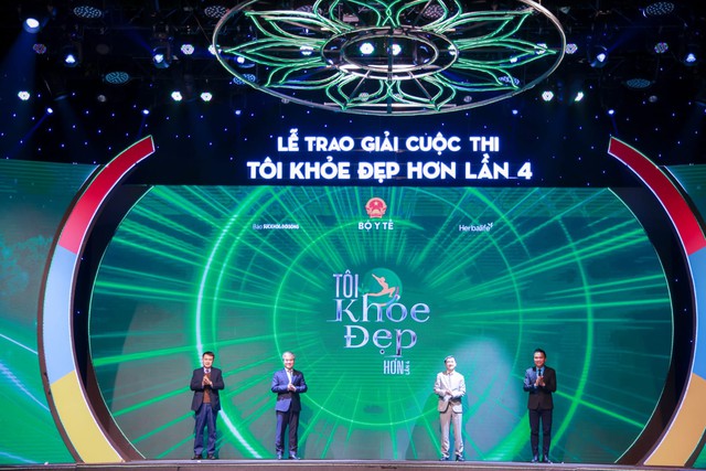 
Herbalife Việt Nam đồng h&agrave;nh c&ugrave;ng B&aacute;o Sức khỏe v&agrave; Đời sống tổ chức Lễ Trao Giải Cuộc Thi &ldquo;T&ocirc;i Khỏe Đẹp Hơn 2025&rdquo; vinh danh 12 ứng vi&ecirc;n xuất sắc nhất từ hơn 4.000 b&agrave;i dự thi - Ảnh 1.