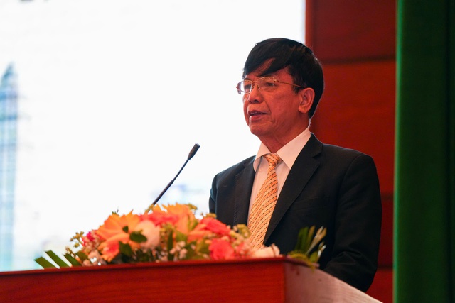 GS.TS. L&ecirc; Hồng Hạnh &ndash; Chủ tịch Trung t&acirc;mTrọng t&agrave;i Quốc tế Việt Nam (VIAC) ph&aacute;t biểu khai mạchội thảo,