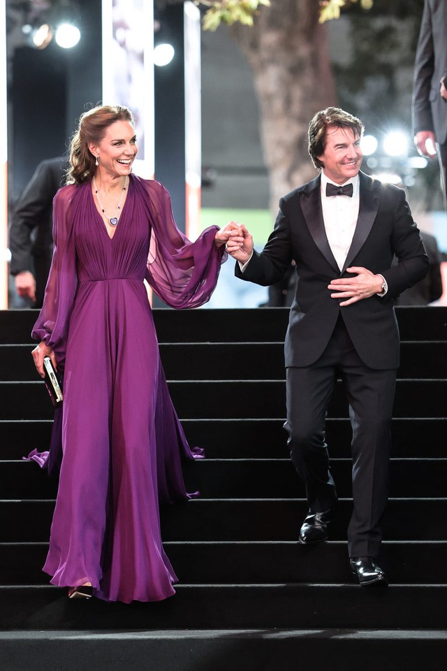 Tom Cruise khen Kate Middleton "thông minh và hài hước" sau màn hội ngộ trên thảm đỏ - Ảnh 3.