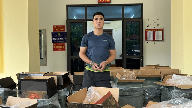 L&agrave;o Cai: Bắt giữ vụ vận chuyển h&agrave;ng lậu số lượng đặc biệt lớn từ nội địa l&ecirc;n bi&ecirc;n giới - Ảnh 2.