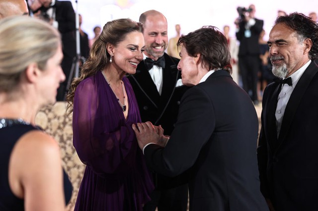 Tom Cruise khen Kate Middleton "thông minh và hài hước" sau màn hội ngộ trên thảm đỏ - Ảnh 2.