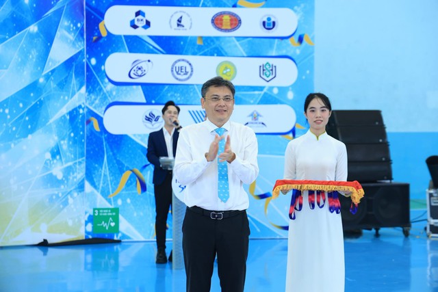 Hội thao Sinh vi&ecirc;n ĐHQG-HCM 2026 kh&eacute;p lại sau 5 th&aacute;ng tranh t&agrave;i - Ảnh 1.