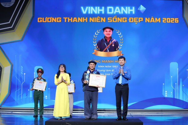 Tôn vinh 15 gương "Thanh niên sống đẹp" - Ảnh 4.