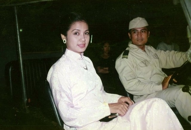 C&ocirc; b&eacute; gặt đậu phộng phụ mẹ lớn l&ecirc;n th&agrave;nh mỹ nh&acirc;n tuyệt sắc, m&agrave;n ảnh Việt phải chao đảo theo- Ảnh 3.