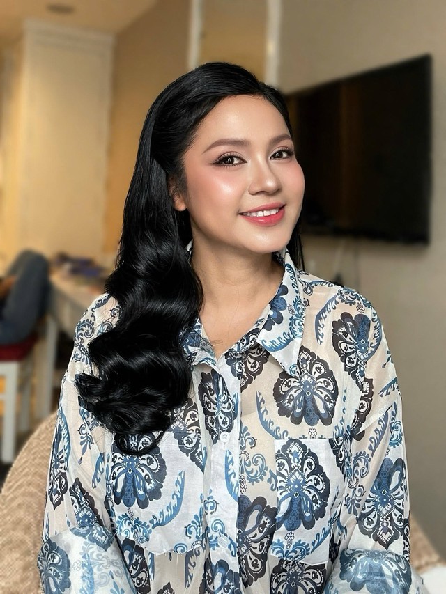 C&ocirc; b&eacute; gặt đậu phộng phụ mẹ lớn l&ecirc;n th&agrave;nh mỹ nh&acirc;n tuyệt sắc, m&agrave;n ảnh Việt phải chao đảo theo- Ảnh 11.