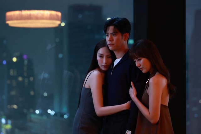 Phim 18+ đang khiến netizen Việt bức xúc: Cảnh nóng tăng cấp độ theo từng tập, sốc nhất là hành động của cặp chính- Ảnh 3.