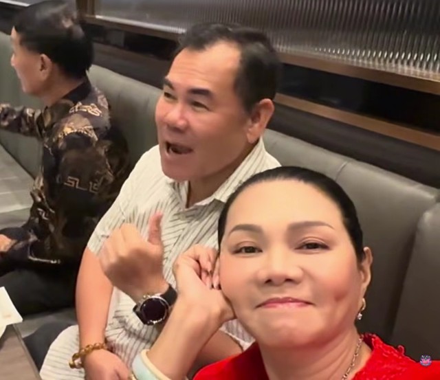 Nữ NSƯT SN 1970 n&oacute;i thẳng con trai Thanh Tuyền: "Tại người n&agrave;y m&agrave; t&ocirc;i ở Mỹ"   - Ảnh 1.