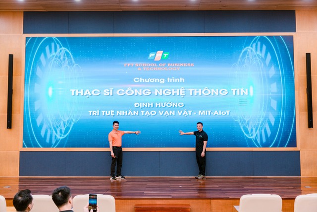 Ra mắt chương trình Thạc sĩ Công nghệ thông tin định hướng AIoT - Ảnh 2.