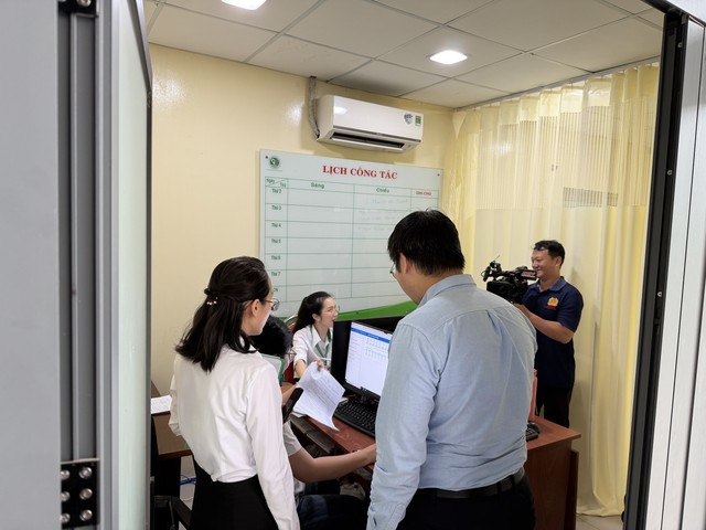 Vượt mốc 6 triệu lượt khám sức khỏe: Bước tiến mới trong chuyển đổi số y tế tại Thành phố Hồ Chí Minh - Ảnh 2.