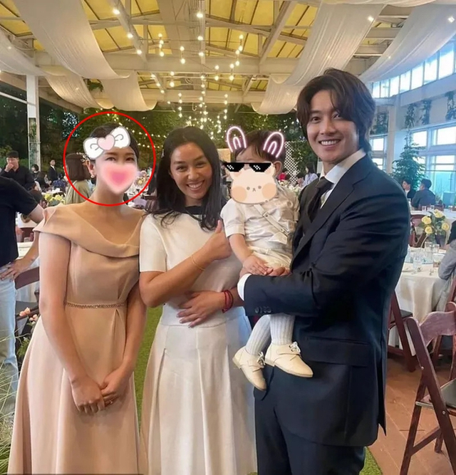 Kim Hyun Joong (Vườn Sao Băng) lần đầu tiên xuất hiện cùng vợ và con gái út, nhan sắc nửa kia bí ẩn gây chú ý- Ảnh 3.