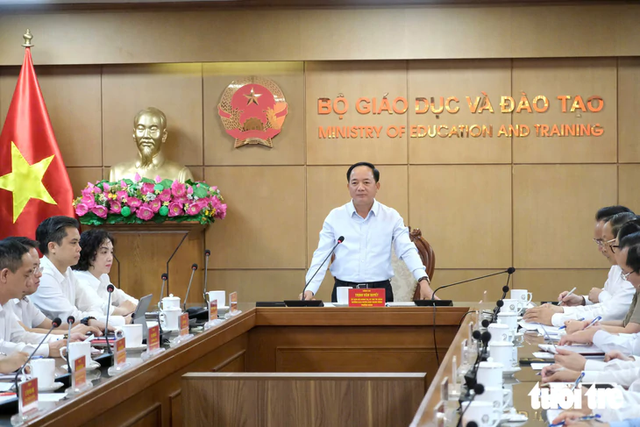 Tin tổng hợp 24h qua: Sẽ đánh giá toàn diện nội dung sách giáo khoa; Thông tin về lễ truy điệu và an táng 731 hài cốt liệt sỹ - Ảnh 1.