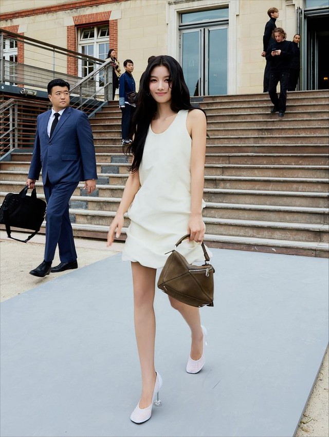 Kim Yoo Jung đổi style g&aacute;i Mỹ- Ảnh 10.