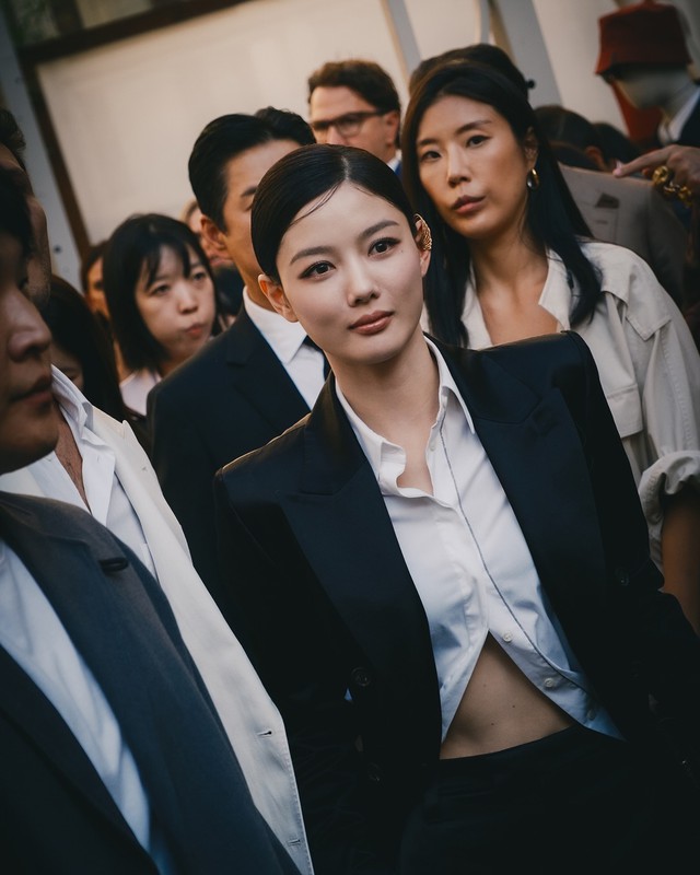 Kim Yoo Jung đổi style g&aacute;i Mỹ- Ảnh 11.