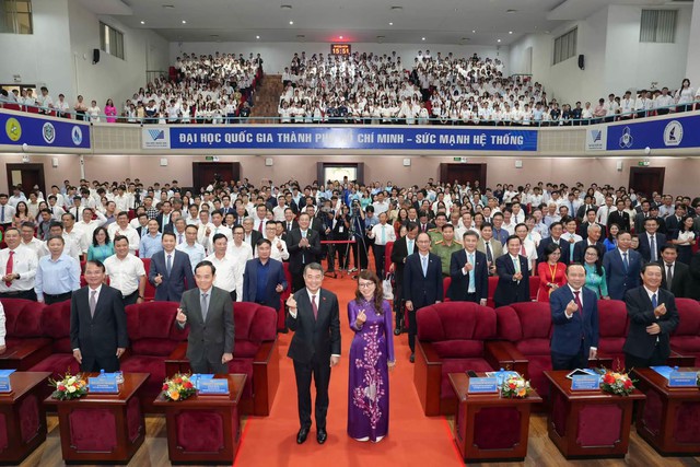 Lễ khai khóa Đại học Quốc gia Thành phố Hồ Chí Minh năm 2026: Khát vọng tự chủ công nghệ chiến lược bằng nhân tài Việt Nam - Ảnh 5.