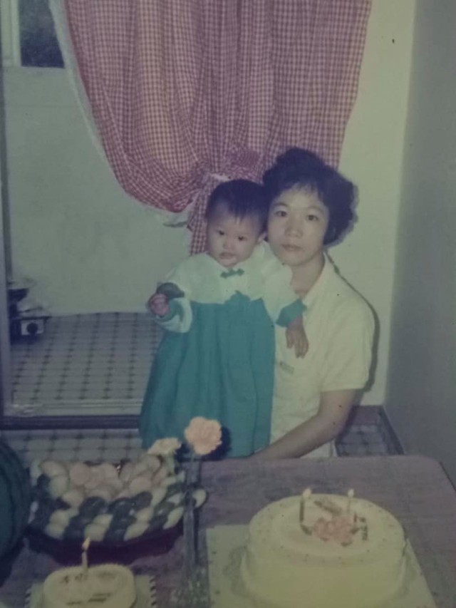 Từ bé không có gạo ăn, phải đi phát tờ rơi kiếm sống, cô gái lớn lên thành ca sĩ đình đám, cưới sao nam 2.000 tỷ- Ảnh 2.