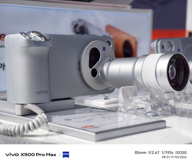 Ho&aacute; th&acirc;n Gai con trải nghiệm sớm vivo X500 Series tại concert ATVNCG 2026: Qu&aacute; m&atilde;n nh&atilde;n- Ảnh 3.