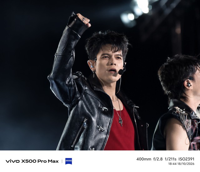 Ho&aacute; th&acirc;n Gai con trải nghiệm sớm vivo X500 Series tại concert ATVNCG 2026: Qu&aacute; m&atilde;n nh&atilde;n- Ảnh 6.