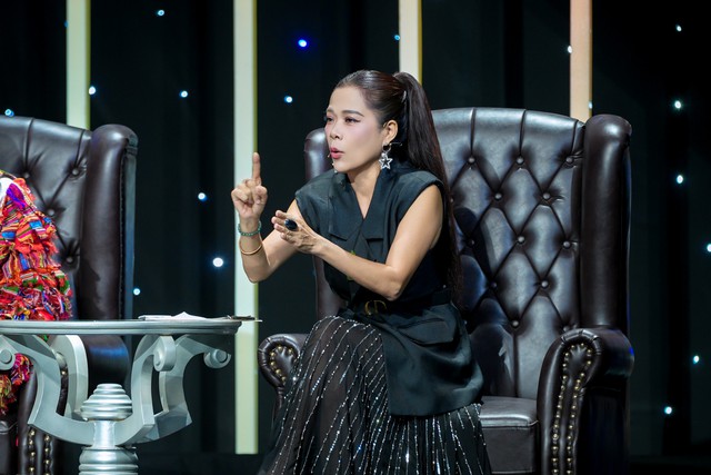 Nữ đại gia showbiz miền Trung SN 1972: "Tôi nói thẳng, tôi không bắt chước" - Ảnh 2.