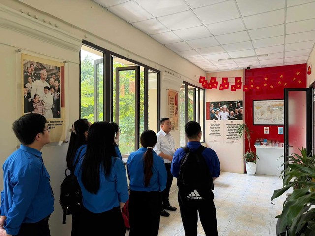Lan tỏa gi&aacute; trị văn h&oacute;a Hồ Ch&iacute; Minh trong c&ocirc;ng vụ - Ảnh 4.