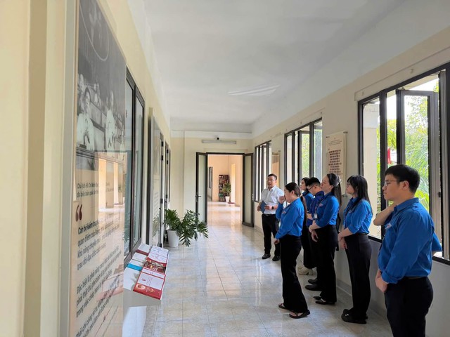 Lan tỏa gi&aacute; trị văn h&oacute;a Hồ Ch&iacute; Minh trong c&ocirc;ng vụ - Ảnh 3.
