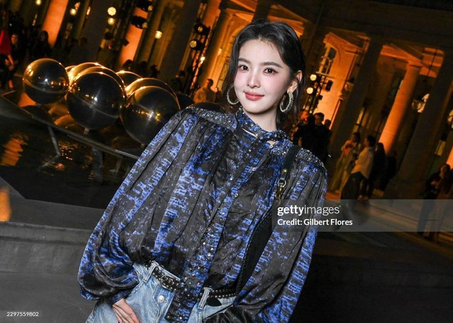 Chương Nhược Nam mặc sến đi fashion week, bù lại được 1 điểm- Ảnh 6.