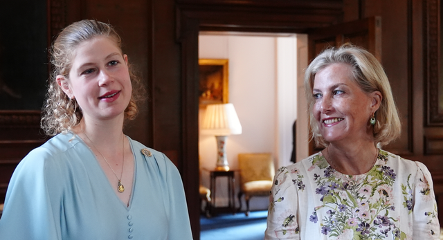 Lady Louise Windsor thừa hưởng tài lẻ từ mẹ- Ảnh 1.