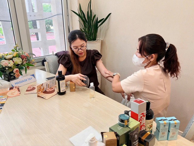 Bệnh viện Phụ sản MêKông hướng dẫn cha mẹ chăm sóc trẻ sơ sinh đúng cách - Ảnh 3.