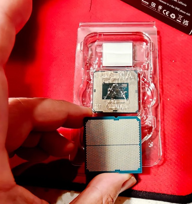 Tưởng mua Ryzen cao cấp, khách hàng nhận CPU Intel cũ “đè tem” AMD- Ảnh 2.
