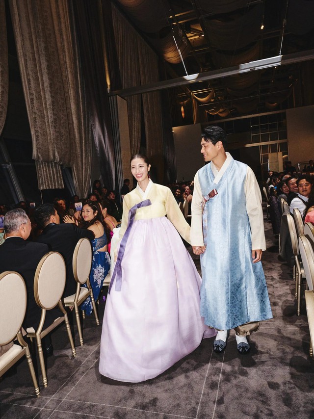 Đám cưới đẹp như mơ của cặp đôi nổi tiếng showbiz, đây mới đúng là "môn đăng hộ đối"- Ảnh 8.