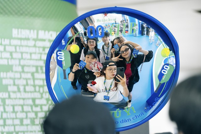 Heineken 0.0 CLUB cập bến Metro Bến Th&agrave;nh: S&acirc;n chơi kết nối pickleball ngay giữa d&ograve;ng chuyển động đ&ocirc; thị- Ảnh 4.