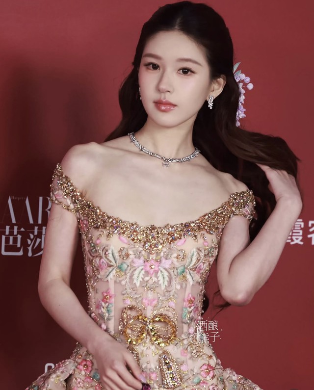Triệu Lộ Tư “bớt nhựa”- Ảnh 4.