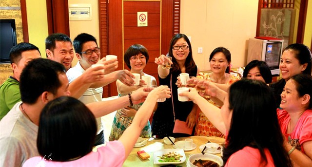 V&igrave; sao nhiều người đi họp lớp sợ nhất c&acirc;u hỏi: &ldquo;Mua được nh&agrave; chưa?&rdquo;- Ảnh 1.