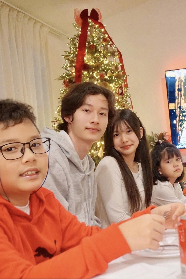 2 con gái Hoa hậu Jennifer Phạm xinh xắn chuẩn mỹ nhân, dự báo nhan sắc lấn lướt mẹ khi trưởng thành - Ảnh 8.