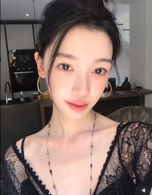 Hot Douyin gầy như bộ xương khô trên thảm đỏ- Ảnh 13.