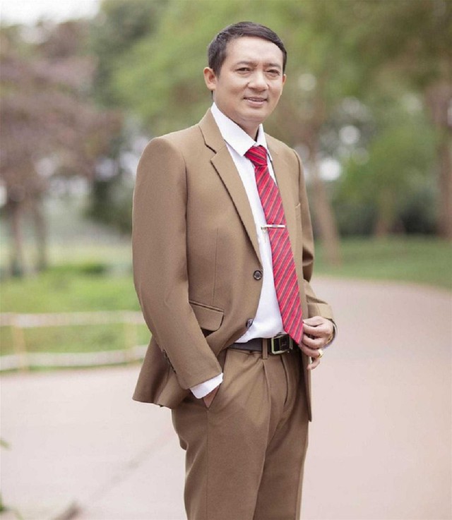Diễn vi&ecirc;n h&agrave;i sinh năm 1975 3 đời vợ: Từng trượt đại học 2 lần, nổi tiếng nhờ tiểu phẩm l&agrave;m cho vui- Ảnh 1.