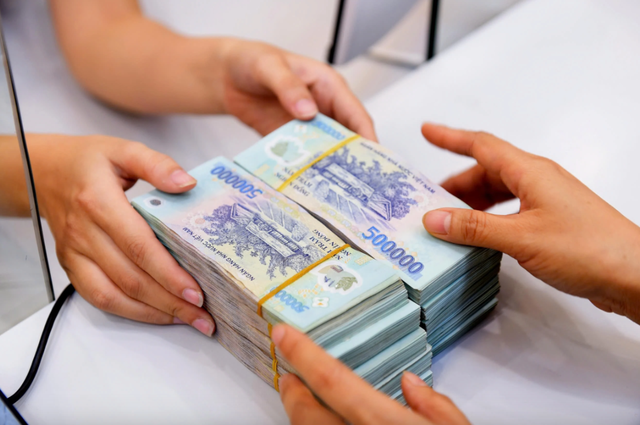 Bố mẹ cho em trai toàn bộ tiền đền bù đất, còn tuyên bố con gái lấy chồng "ăn lộc" nhà chồng, 3 năm sau, ông bà mới hối hận- Ảnh 1.