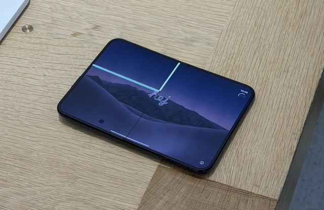 Mua iPhone Duo giá từ 64,99 triệu đồng, lỡ nứt màn hình thì sửa hết bao nhiêu tiền? - Ảnh 2.