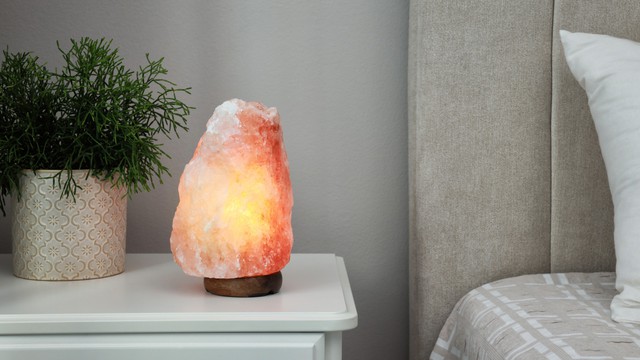 Nhiều gia đình đặt 1 bát muối trong nhà: Hóa ra vì 5 lý do này - Ảnh 2.