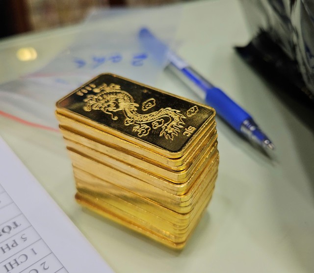Người mua v&agrave;ng ở đỉnh gi&aacute; 190,2 triệu đồng đang lỗ bao nhi&ecirc;u?- Ảnh 2.