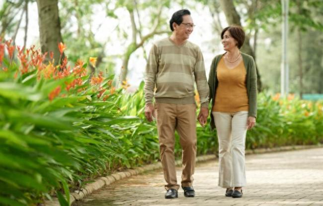 Đi bộ bao nhiêu bước mỗi ngày là đủ? Đừng cố đạt 10.000 bước nếu cơ thể chưa sẵn sàng - Ảnh 1.