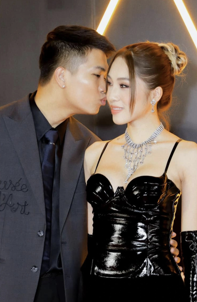 Cả dàn gái xinh cùng nửa showbiz chung vui với vợ chồng Emily - BigDaddy- Ảnh 10.