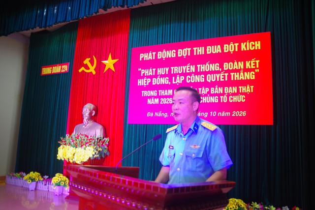 Trung đo&agrave;n 224 s&ocirc;i nổi li&ecirc;n hoan văn nghệ, tiếp th&ecirc;m kh&iacute; thế trước ng&agrave;y hội bắn - Ảnh 1.