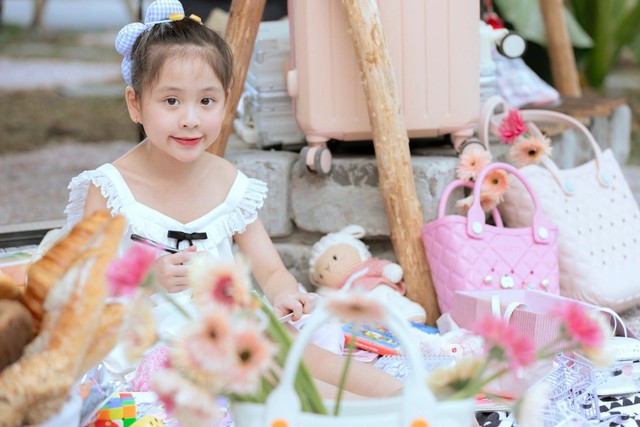 Ngọc Trinh tiết lộ cách rèn cháu gái giữ nhà cửa gọn hàng, phụ huynh ai nấy đều cười bò - Ảnh 7.