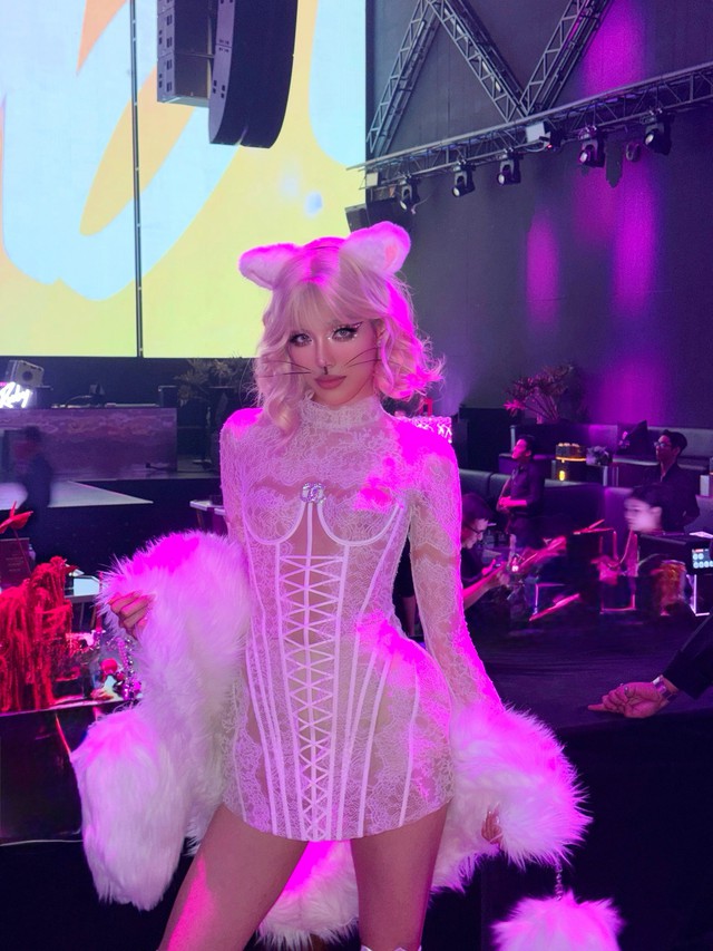 Hội nh&agrave; gi&agrave;u v&agrave; giới hot girl, TikToker đ&atilde; quẩy Halloween tưng bừng: Ai cũng h&oacute;a trang đỉnh, chấm 10 điểm mỏi tay - Ảnh 7.